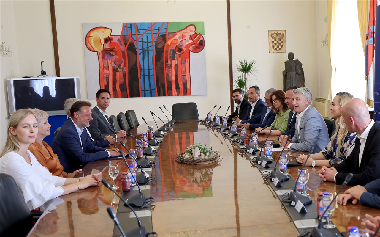 Predsjednik Sabora Jandroković održao sastanak sa županom Zadarske županije Božidarom Longinom