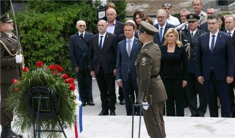 Predsjednik Hrvatskoga sabora Gordan Jandroković sudjelovao u obilježavanju Dana državnosti Republike Hrvatske, Zagreb - Gradsko groblje Mirogoj, 25. lipnja 2018. (foto: Lana Slivar Dominić / Hina)