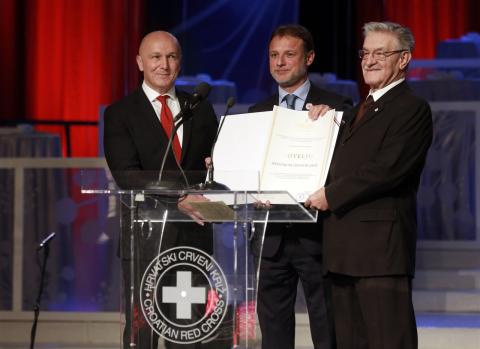 Predsjednik Hrvatskoga sabora Gordan Jandroković sudjelovao na svečanom obilježavanju 140. godišnjice humanitarnog rada Hrvatskoga Crvenog križa i humanitarnom koncertu pod nazivom "Uz nas niste sami", Hrvatsko narodno kazalište, Zagreb, 21. listopada 2018. (foto: Hina/Dario Grzelj)