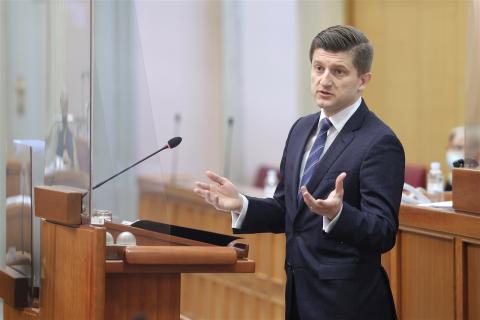 Finance Minister Zdravko Marić in Parliament (Photo by Hina/Edvard Šušak)