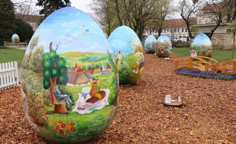 Hand-painted Easter eggs in the town of Koprivnica, Croatia (Photo by Hina)