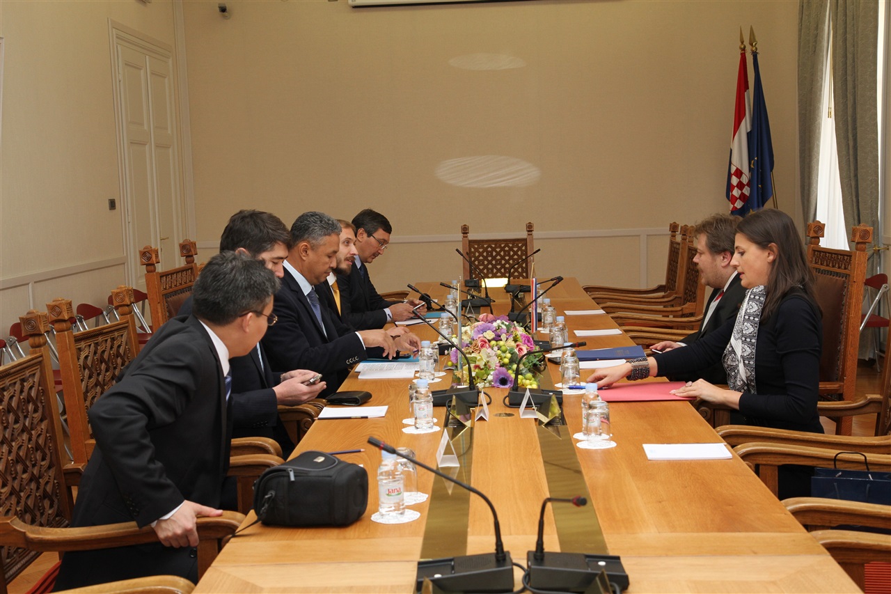Ivan Račan primio izaslanstvo kazahstanskih parlamentaraca | Hrvatski sabor