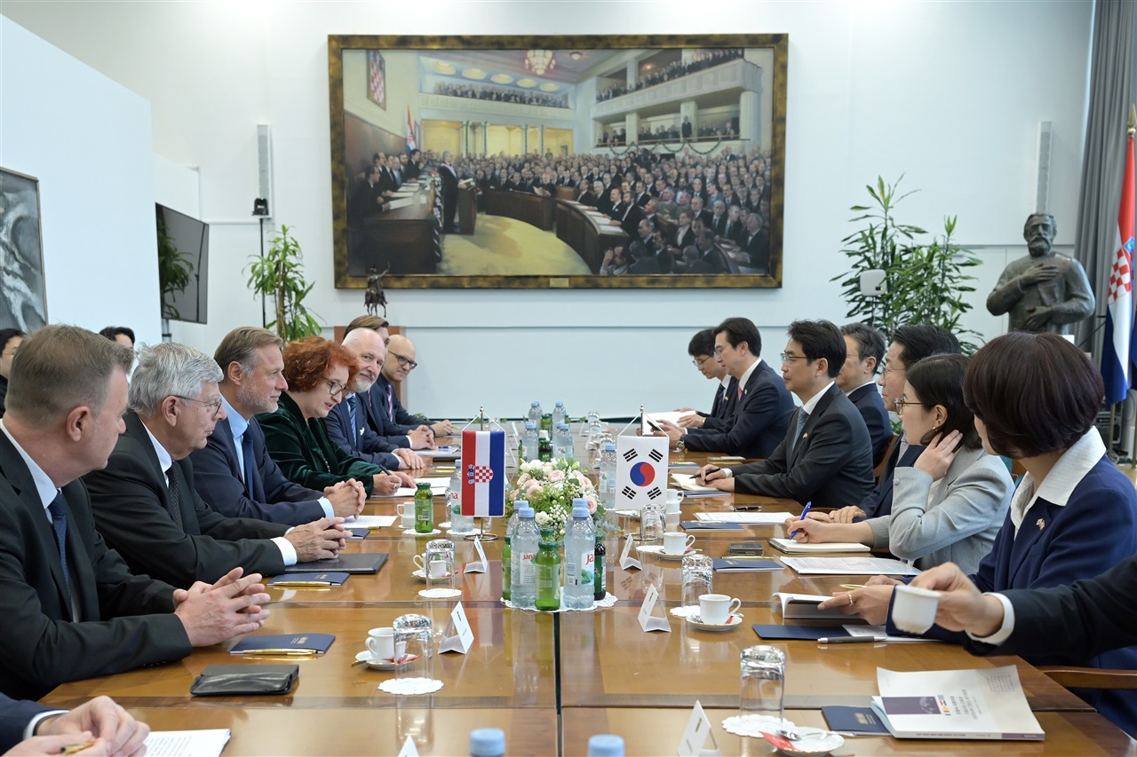 Sabor Speaker Gordan Jandroković and South Korean National Assembly Speaker Cho Jeong-sik (Photo: Croatian Parliament)