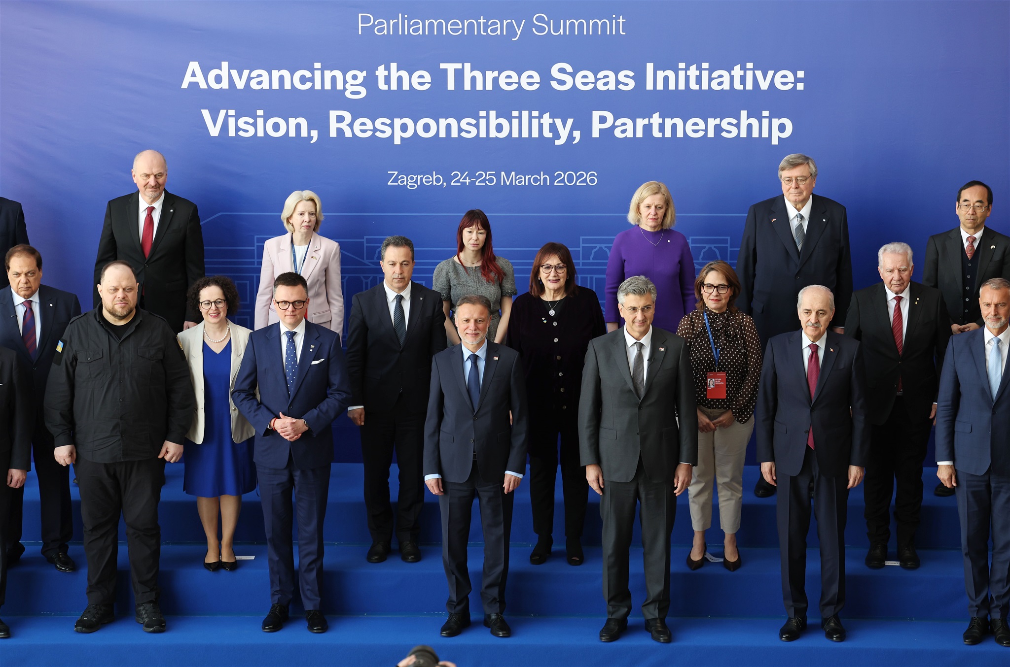 Three Seas Initiative Parliamentary Summit - Family photo, Zagreb ...