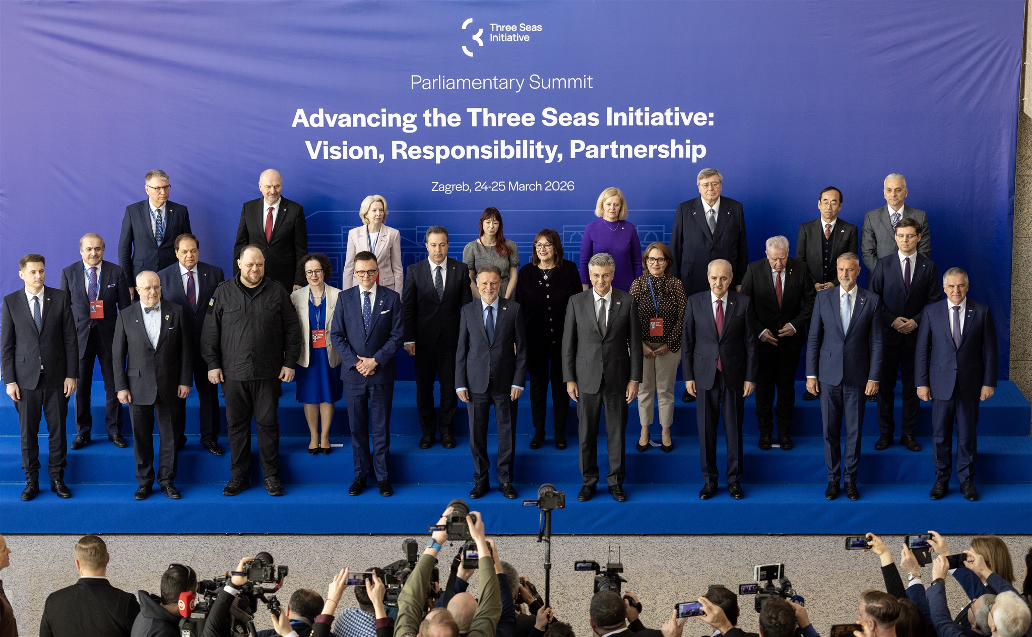 Three Seas Initiative Parliamentary Summit - Family photo, Zagreb ...